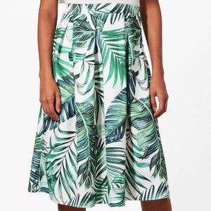 Boohoo Alana Palm Print Box Pleat Skater Skirt
